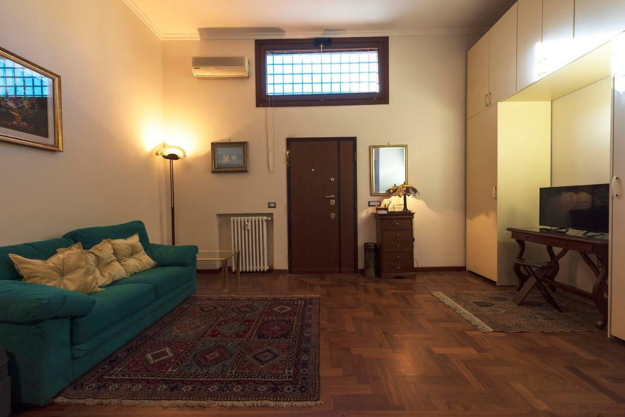 Toberto Apartment Roma Esterno foto